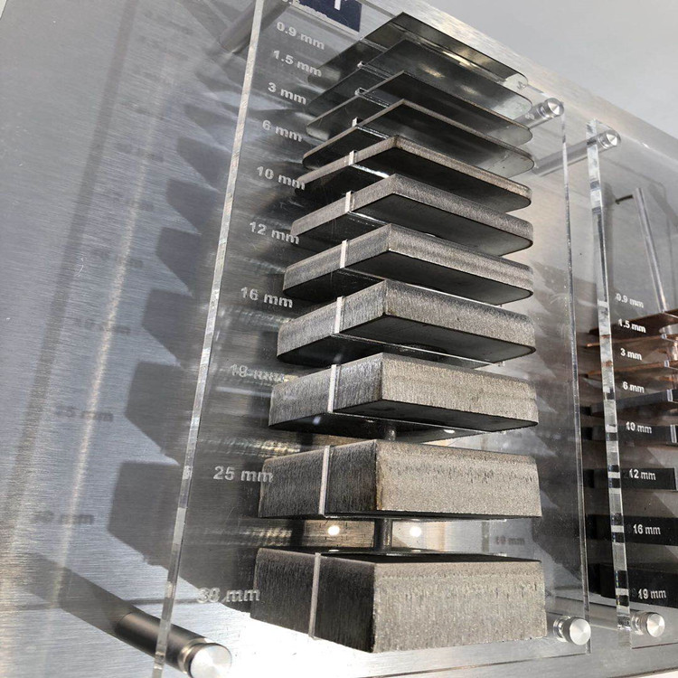 加工钣金(jin)激光切割 打(da)孔 機架焊接(jiē)